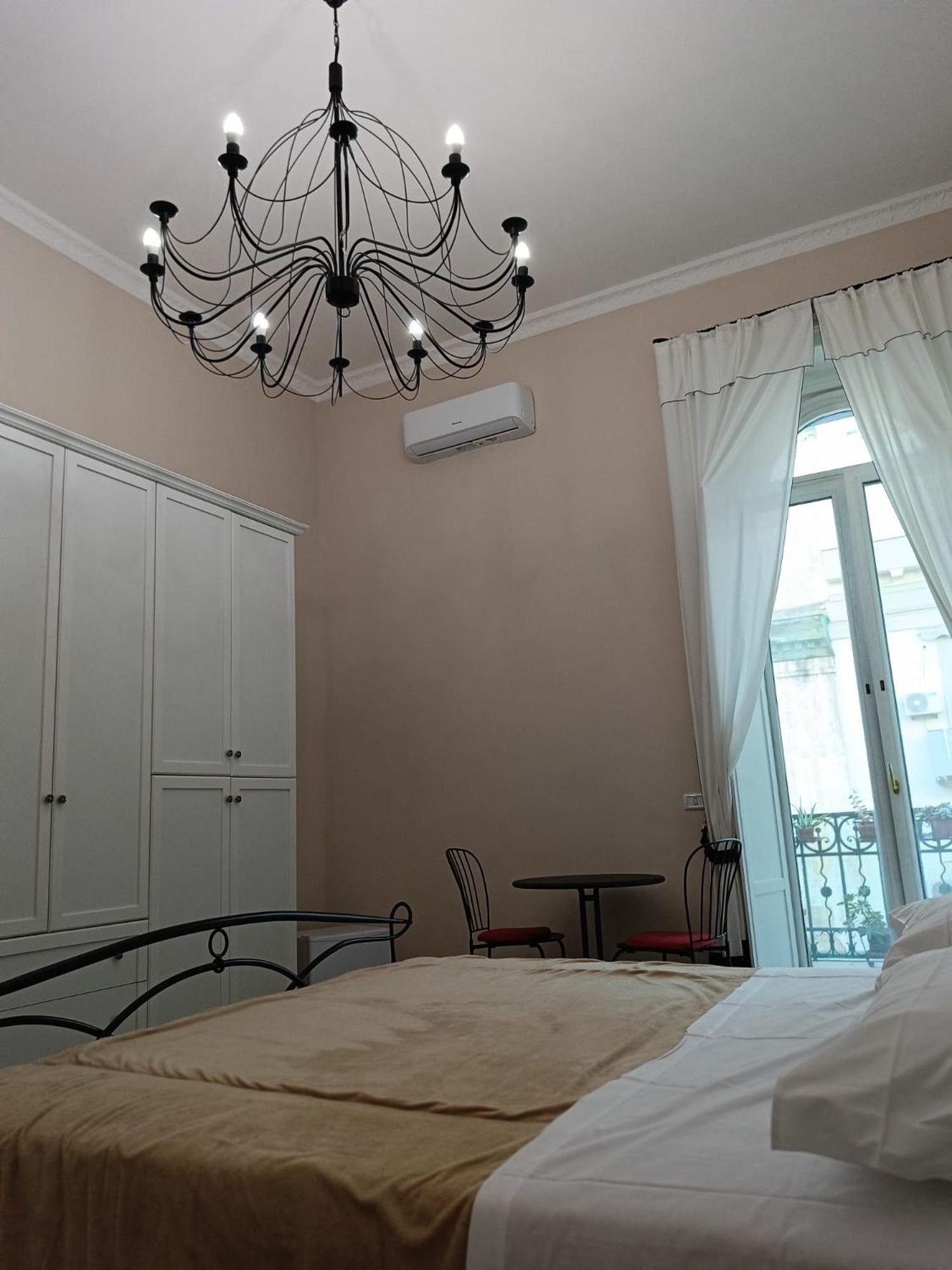 B&B Liberty House Napels Buitenkant foto