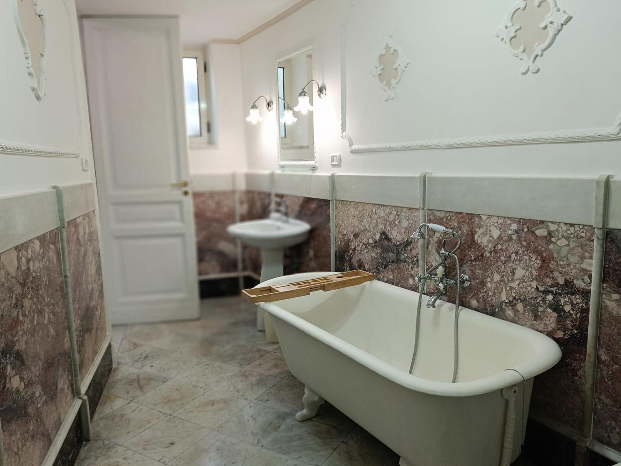 B&B Liberty House Napels Buitenkant foto